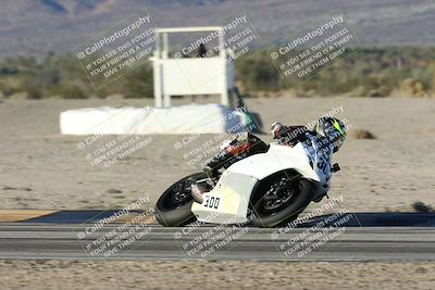 media/Dec-07-2025-CVMA (Sun) [[3e7d2de5dc]]/Race 18-Formula Twins-Formula 40 UL/